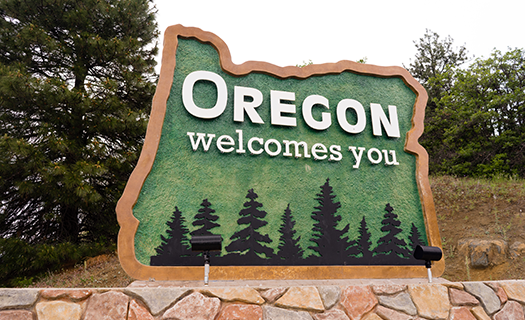 oregon-state-welcome-sign-interstate.png